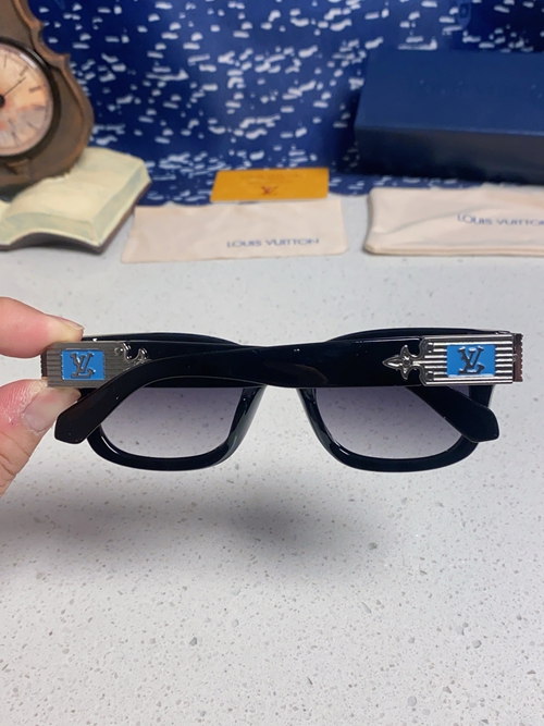 ルイヴィトンサングラス内部構造